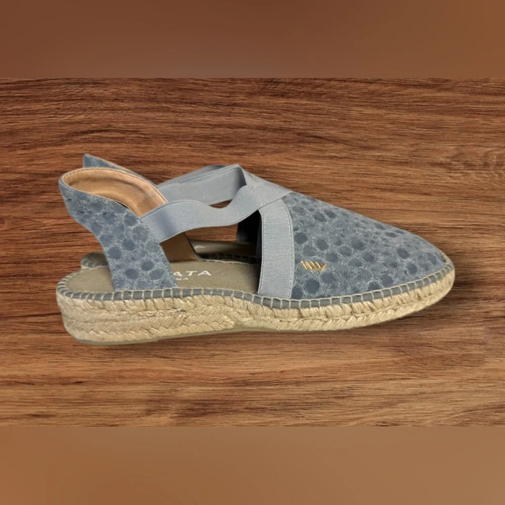 Like new! Viscata Canvas Espadrille Sandal Wedges Blue